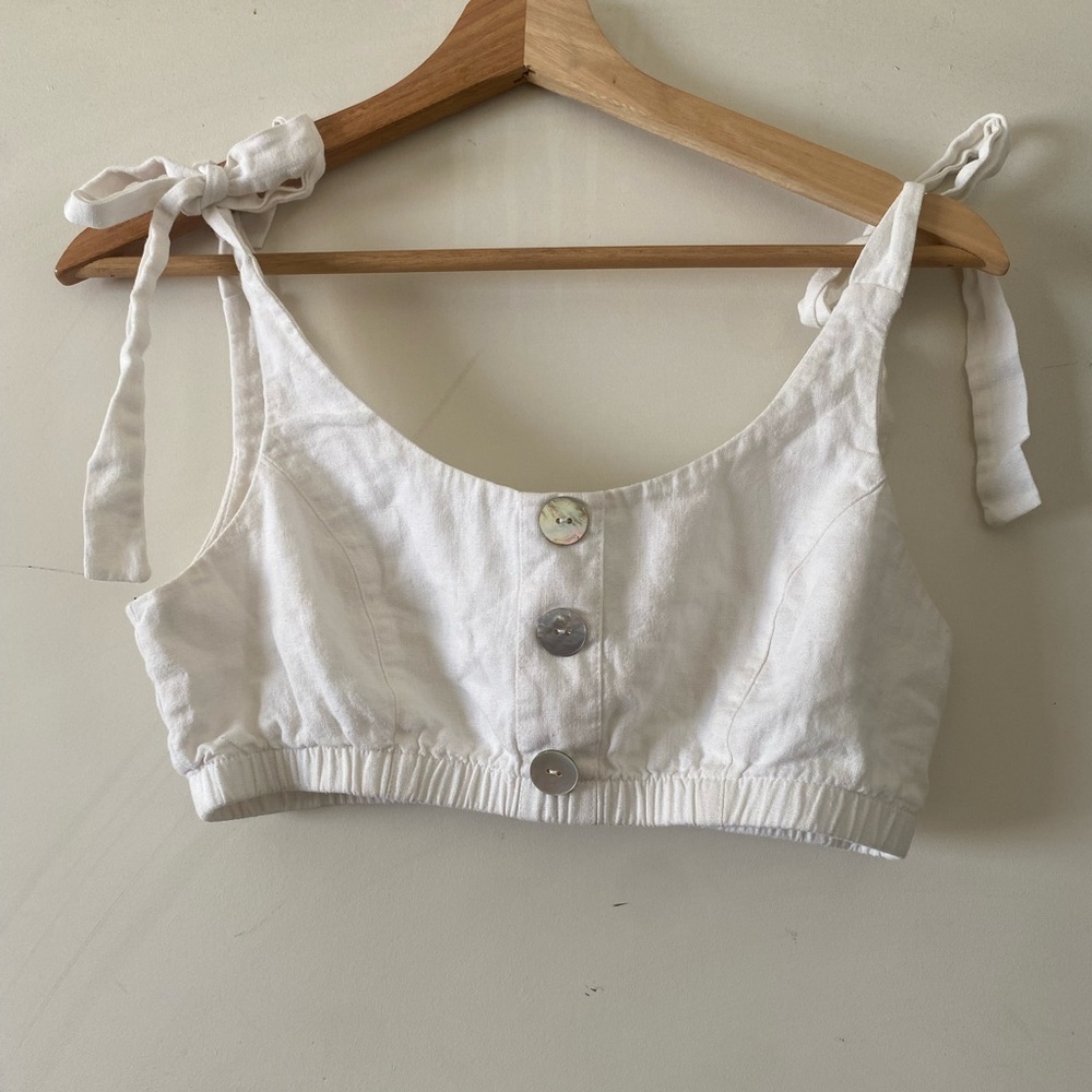 Forever 21 White Buttoned Crop Top